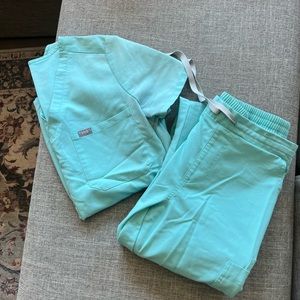 Figs Fresh Aqua Set Small TALL